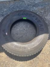 11R 24.5 Tire