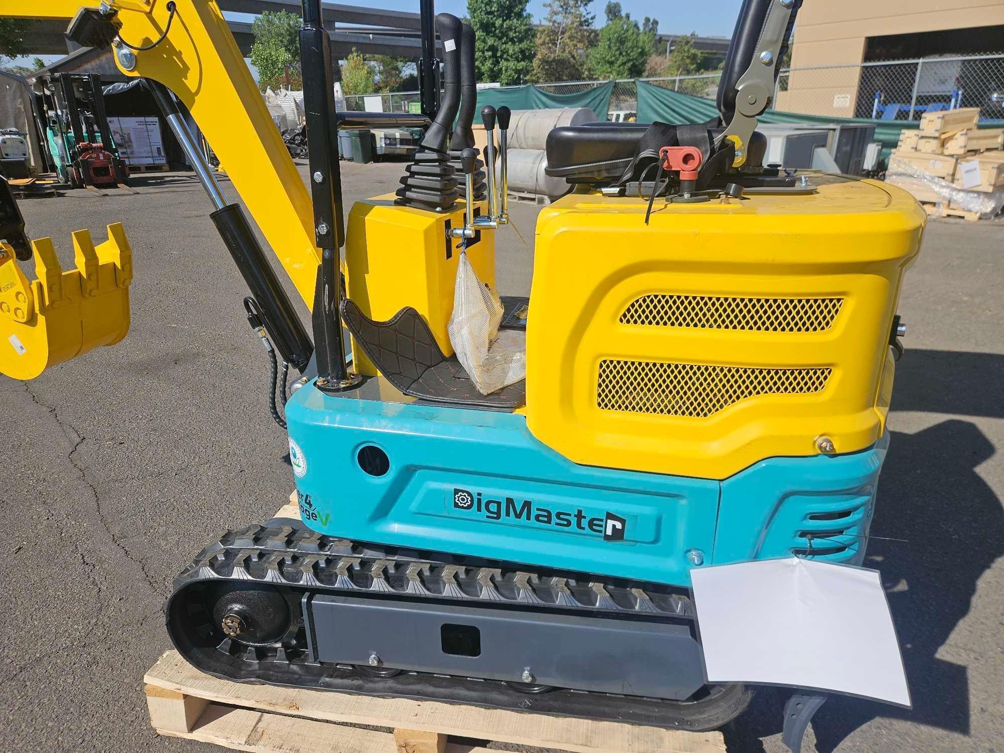 2025 BigMaster DM100 Mini Excavator