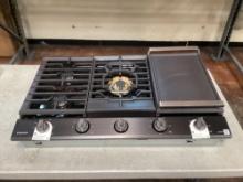 Samsung 30 in. Built-In Gas Cooktop with WiFi and Dual Power Brass Burner Black Stainless Steel