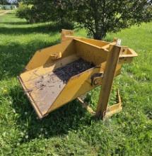 King Cutter 3-pt Dirt Scoop