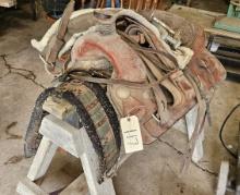 Saddle with stand & extra stir-ups