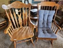 2 Wooding Rocking Chairs
