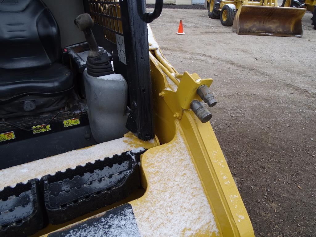 2013 Caterpillar 242B3 Skid Steer Loader, Auxiliary Hyrdraulics, Joystick Controls, 12-16.5 Tires,