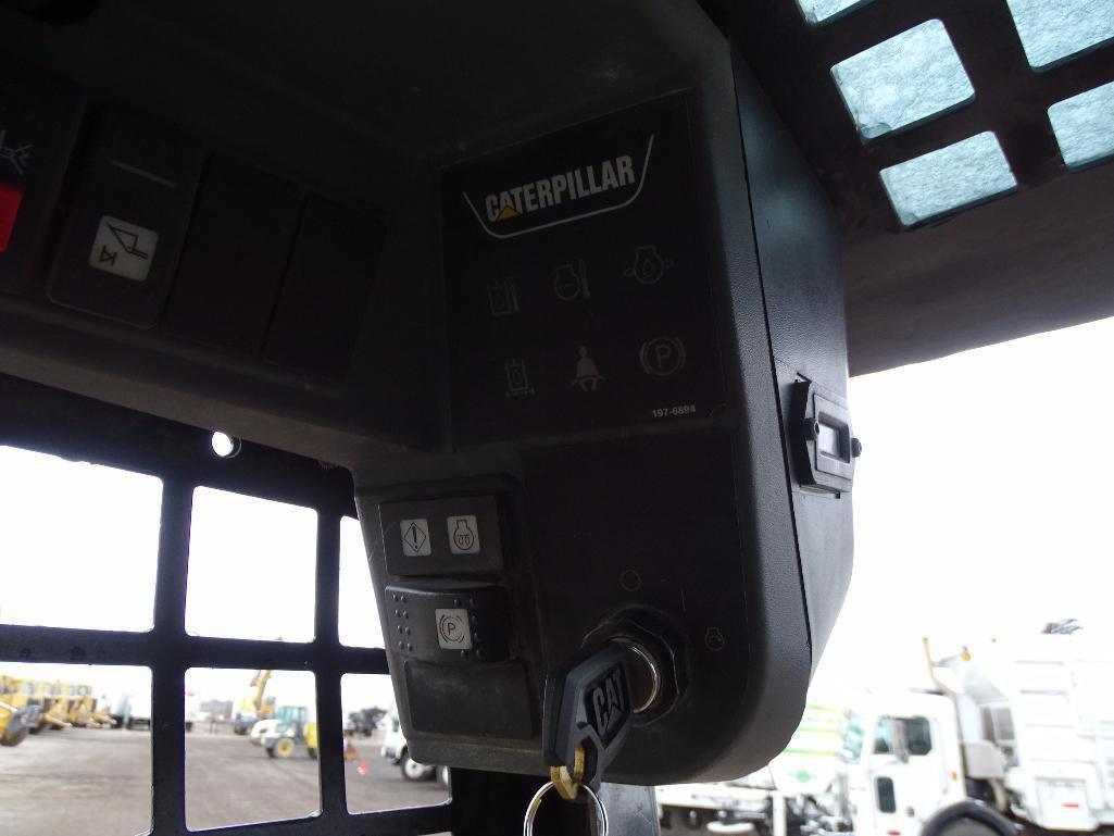 2013 Caterpillar 242B3 Skid Steer Loader, Auxiliary Hyrdraulics, Joystick Controls, 12-16.5 Tires,