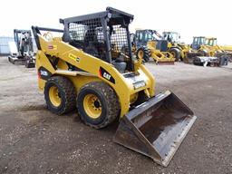 2013 Caterpillar 242B3 Skid Steer Loader, Auxiliary Hyrdraulics, Joystick Controls, 12-16.5 Tires,
