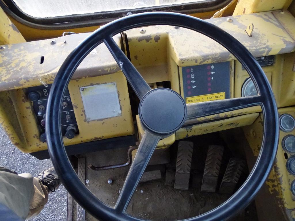 1988 Caterpillar 627E Motor Scraper, Twin Engine, Push/ Pull, 33.25-29 Tires, S/N: 6GB00676