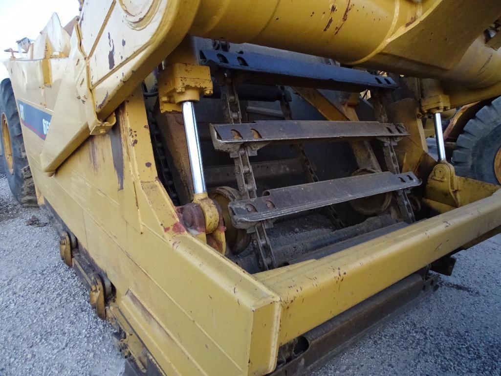 1990 Caterpillar 615C Paddle Scraper, 29.5-25 Tires, Hour Meter Reads: 3160, S/N: 5TF00338