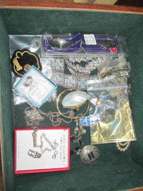Jewelry Stand - Dresser and Jewelry  -> Will not be Shipped! <- con 12