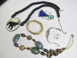 Assorted Jewelry- con 668