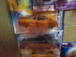 16 Unopened Packs of Hot Wheels - con 757