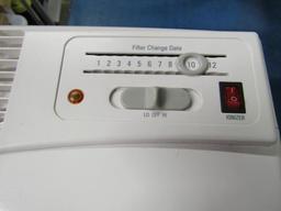 Magic Clean Hepa Air Cleaner AC30001 - will not ship - con 868