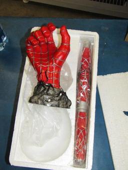 Spiderman Hand with dagger - New - con 980
