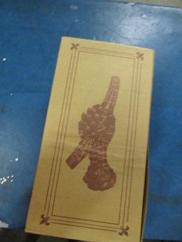 Spiderman Hand with dagger - New - con 980