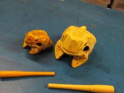 Signing Frogs - Yellow with Painted Spots, Medium and Small Frog - New - con 980