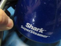 Shark Clothes Steamer - con 982