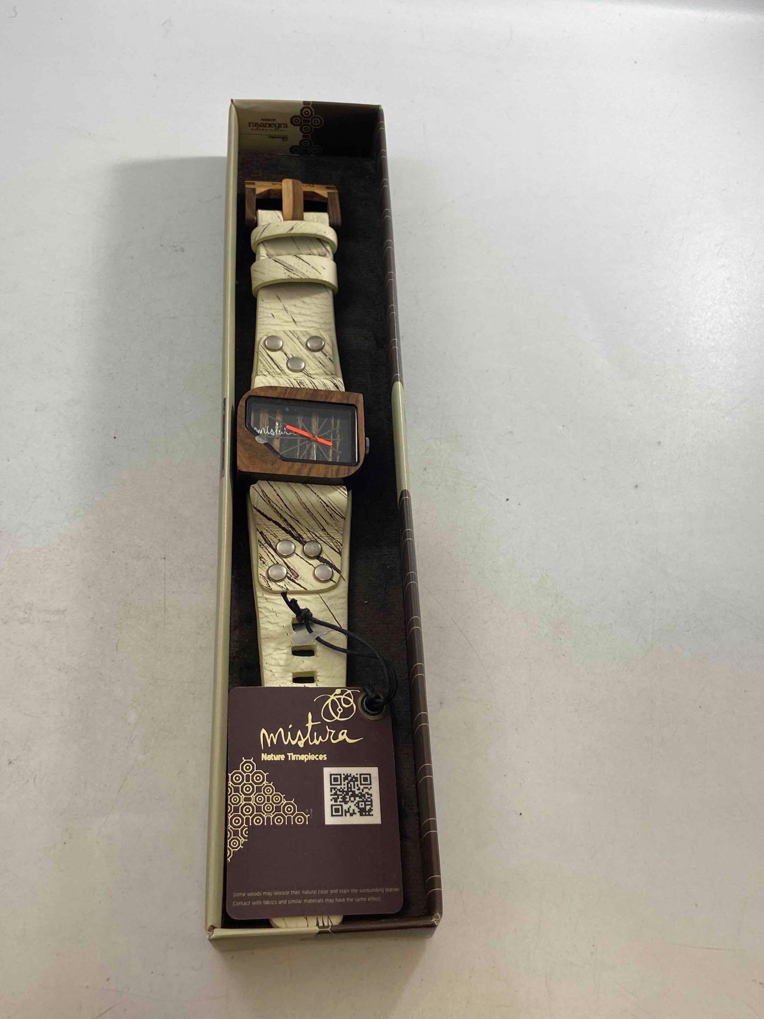 Mistora Watch - New - con 653