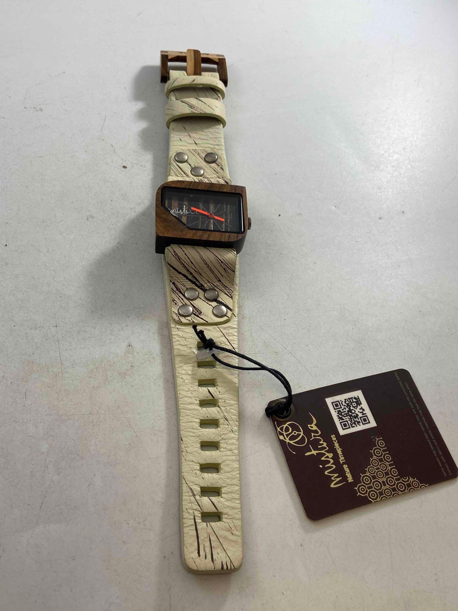 Mistora Watch - New - con 653