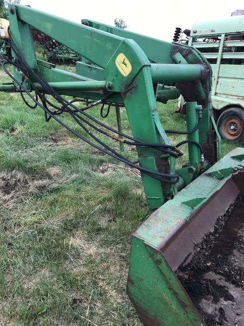 John Deere 48 Loader