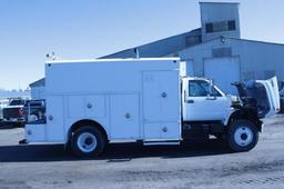 Service body truck