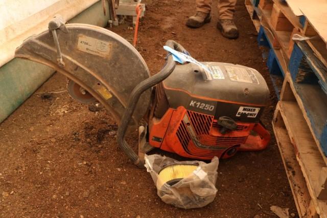 Gas powered saw