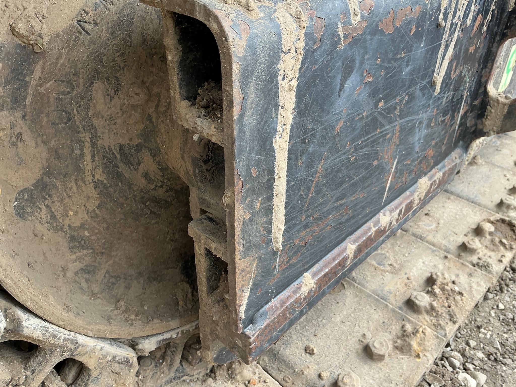 Midi excavator