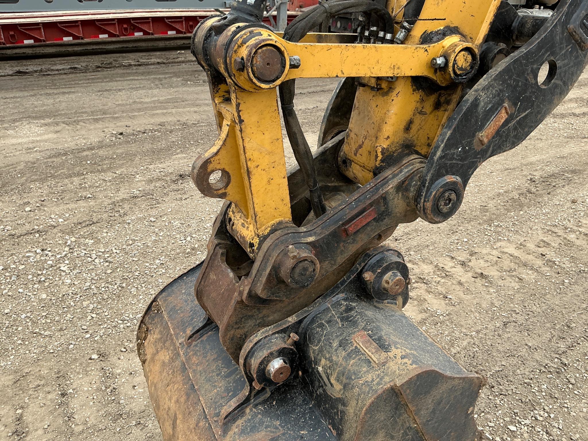 Midi excavator