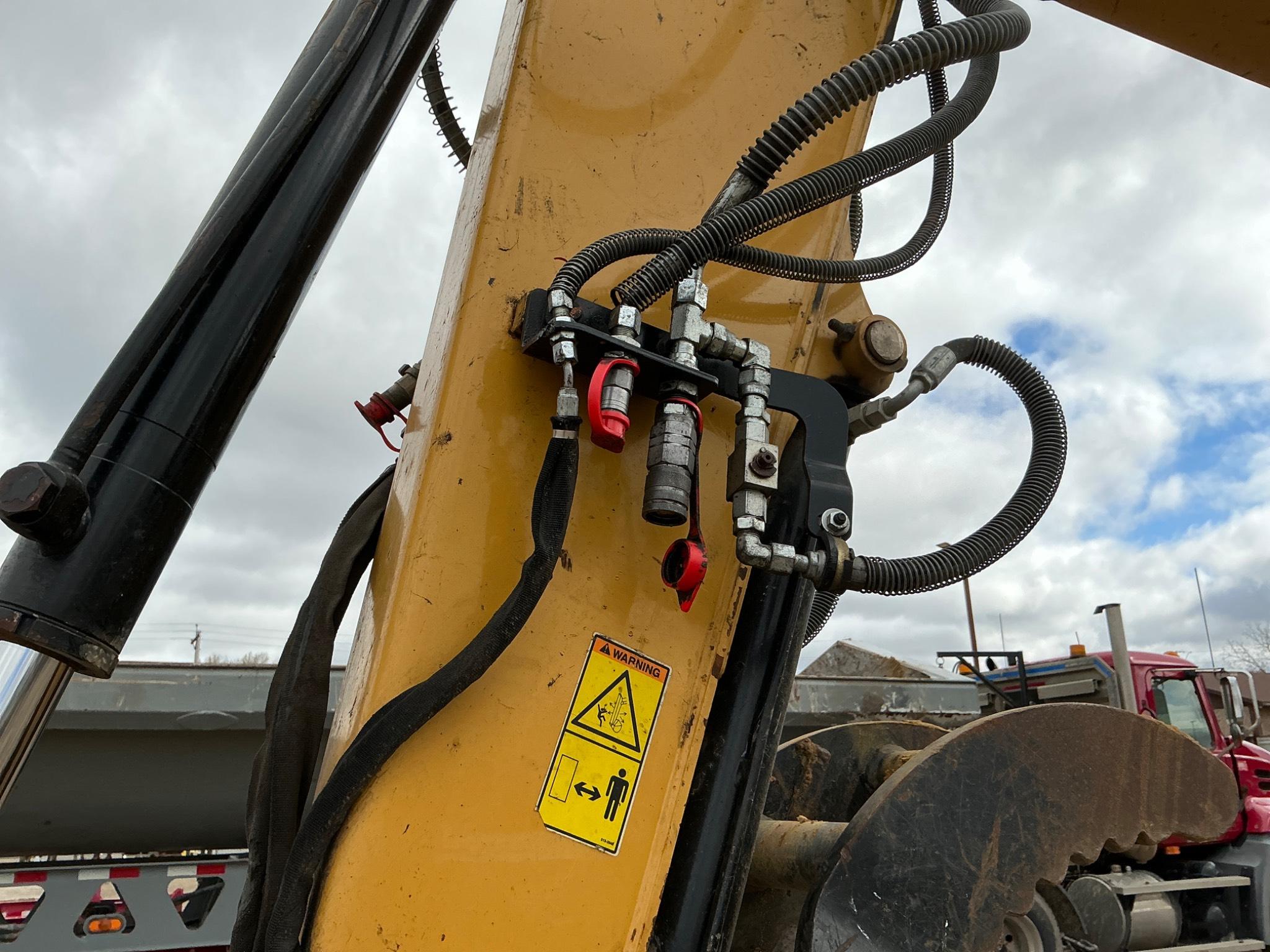 Midi excavator