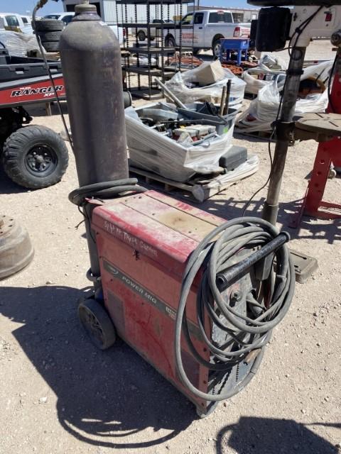 Lincoln Power Mig Welder Location: Odessa, TX