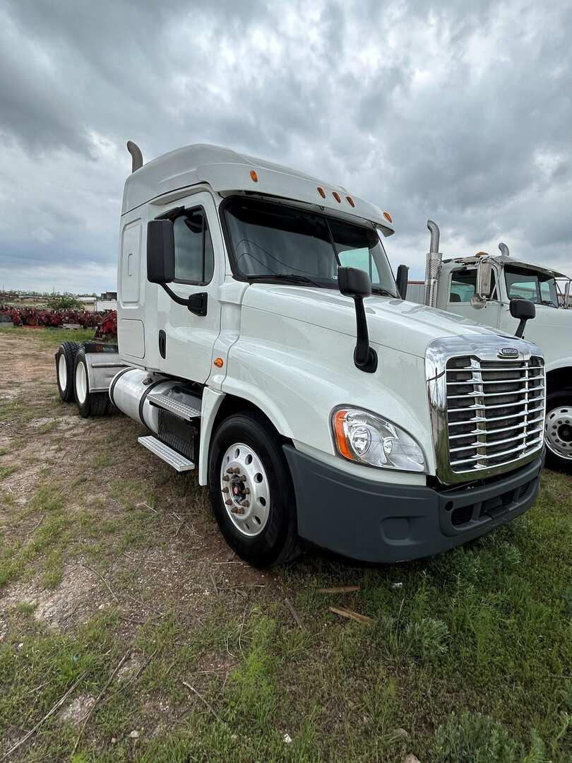 2014 FREIGHTLINER CASCADIA