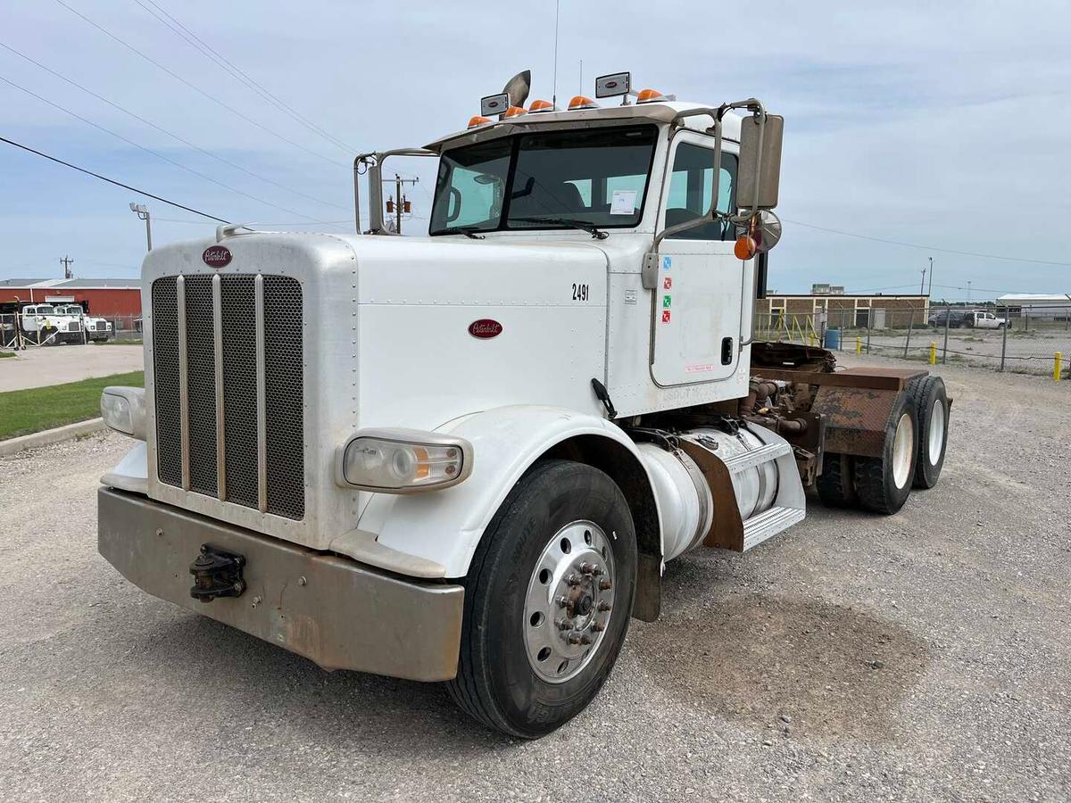 2013 PETERBILT 388