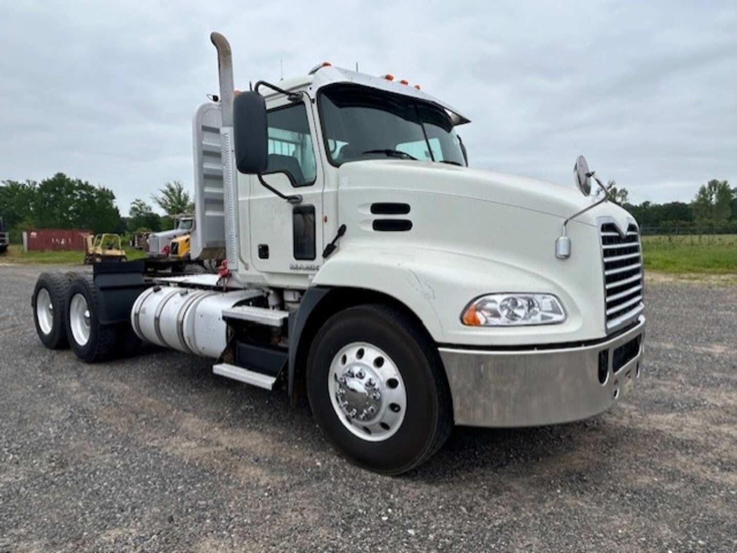 2012 MACK CXU613 DAY CAB