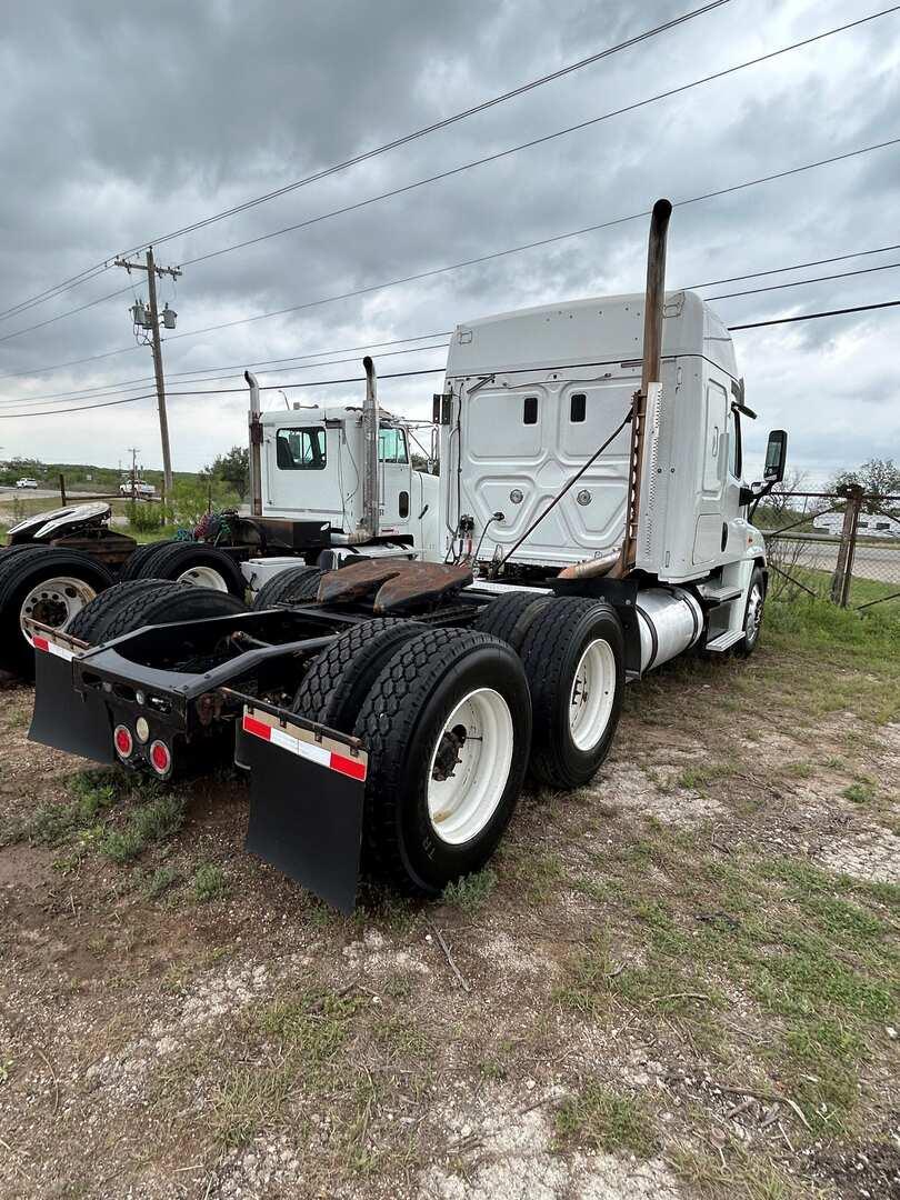 2014 FREIGHTLINER CASCADIA