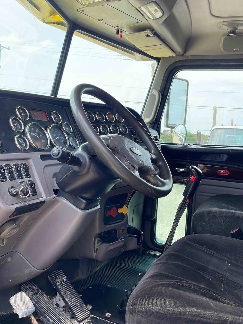 2018 PETERBILT 389