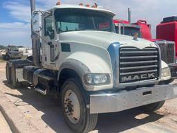 2013 MACK  GU713 (INOPERABLE)