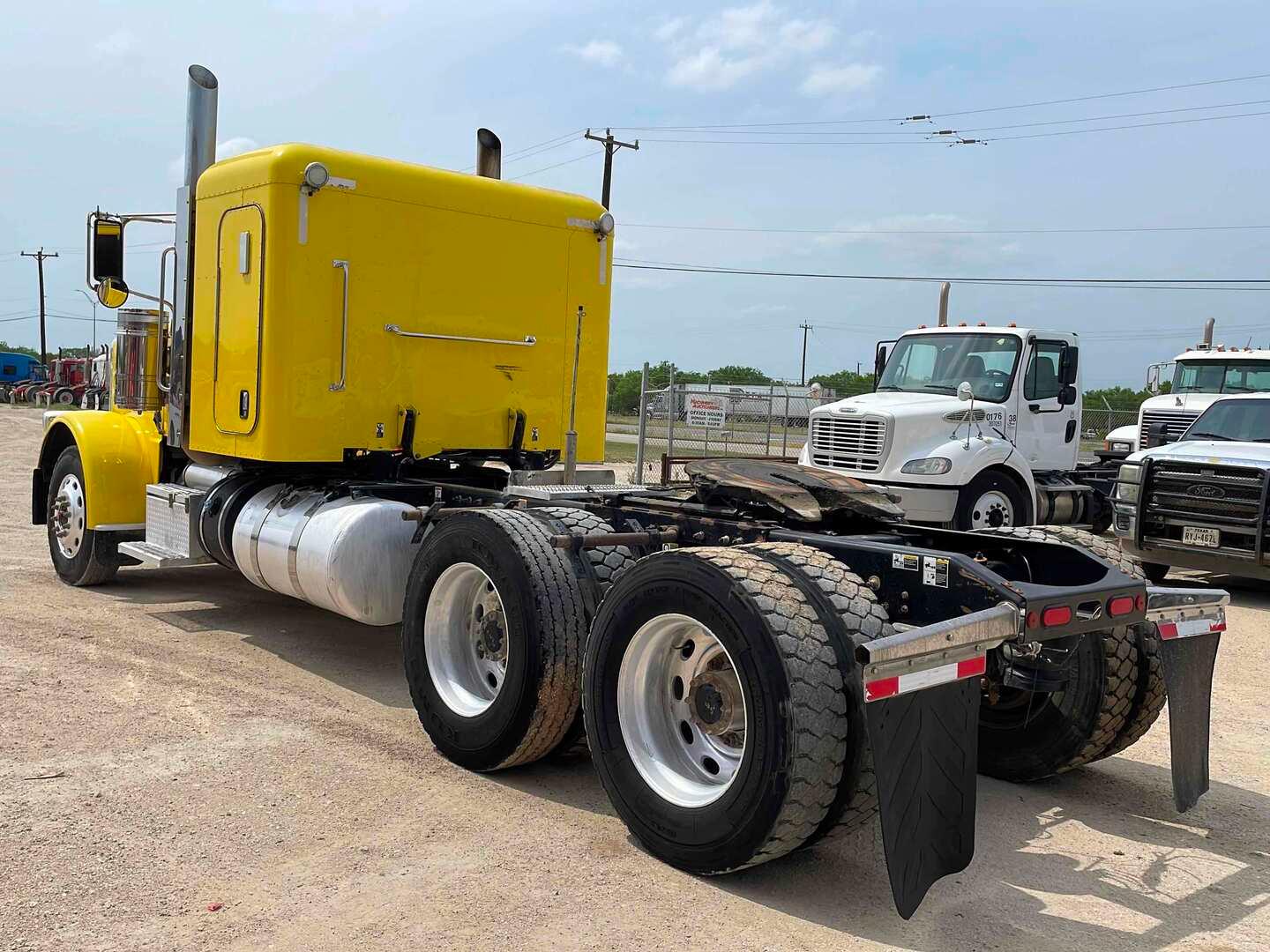 2018 PETERBILT 389