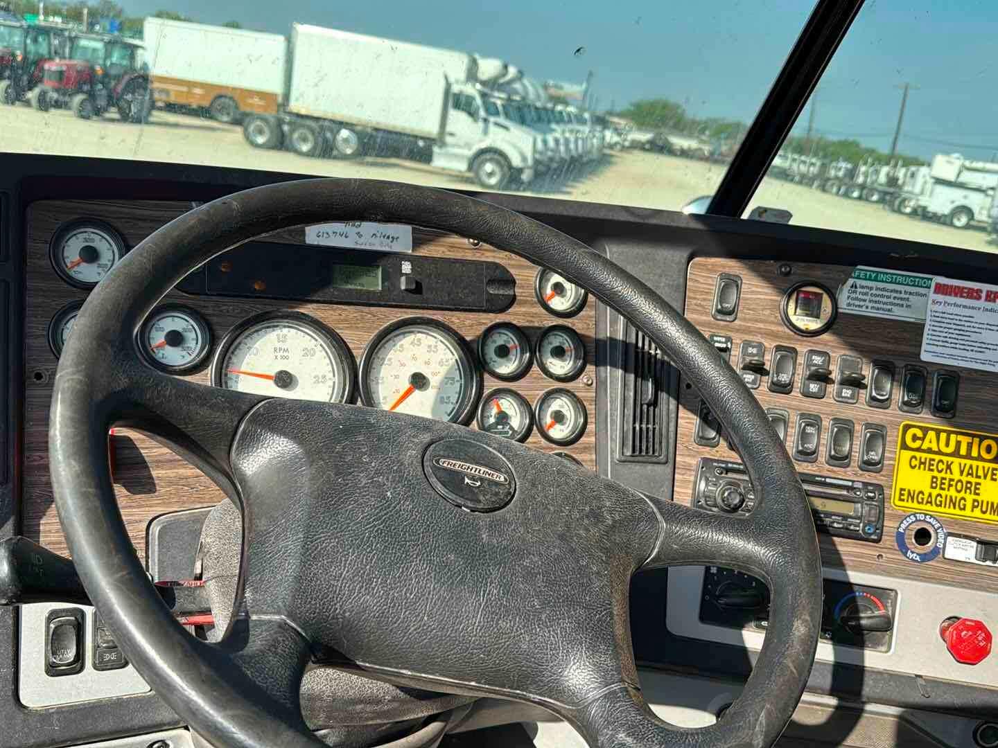 2014 FREIGHTLINER CASCADIA