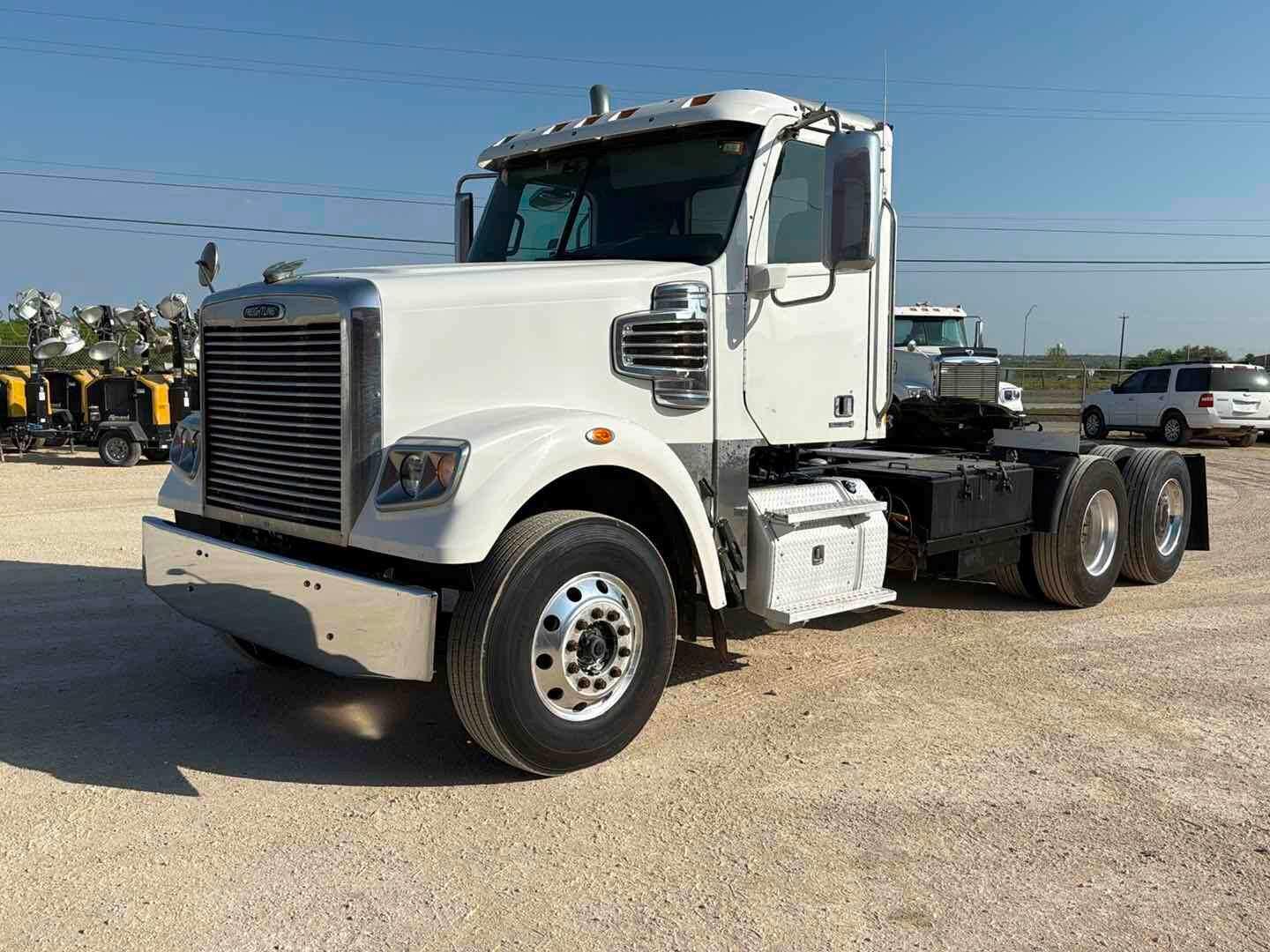 2014 FREIGHTLINER CASCADIA