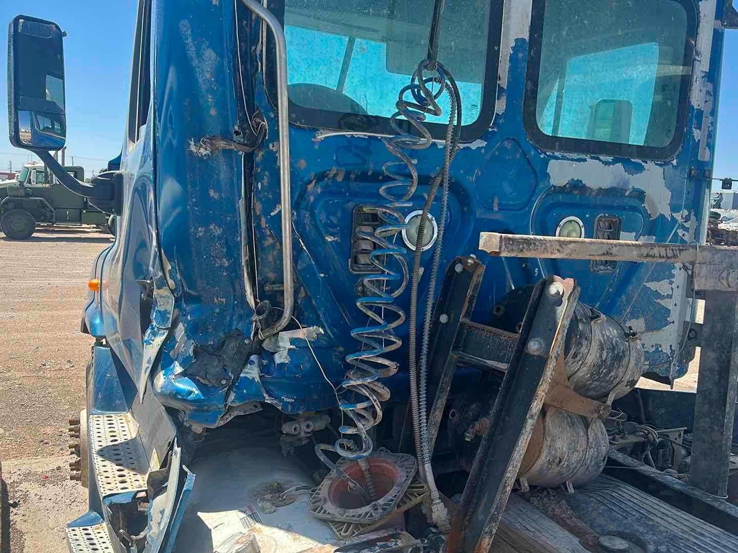 2013 FREIGHTLINER CASCADIA(INOPERABLE)