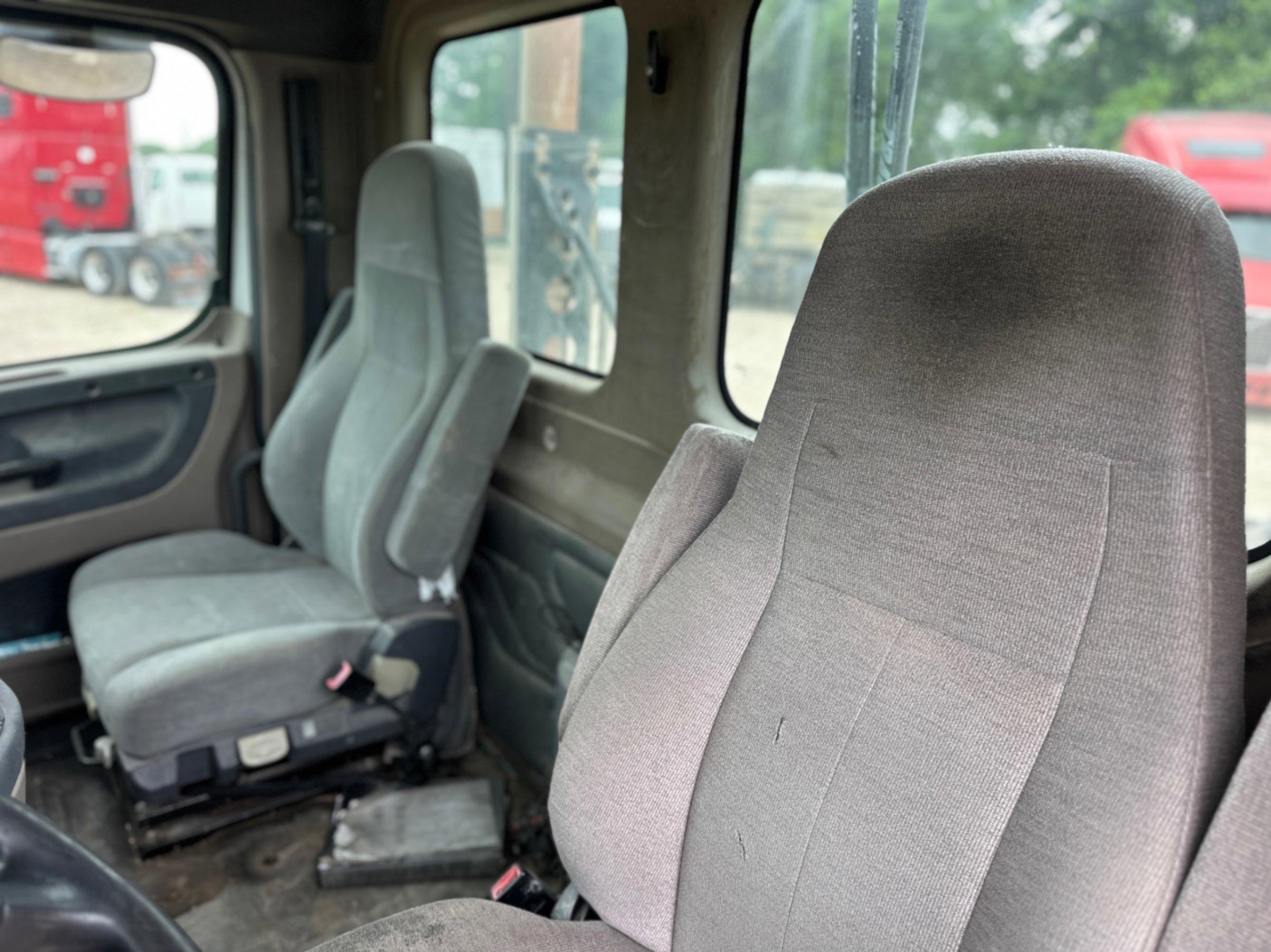 2014 FREIGHTLINER CASCADIA
