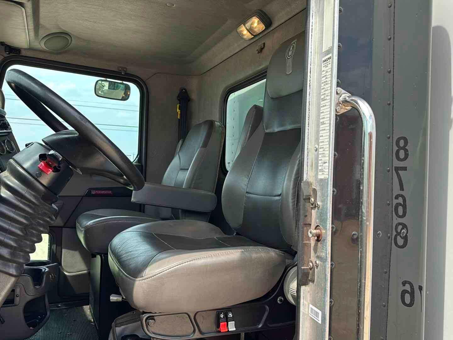 2019 KENWORTH T3 SERIES