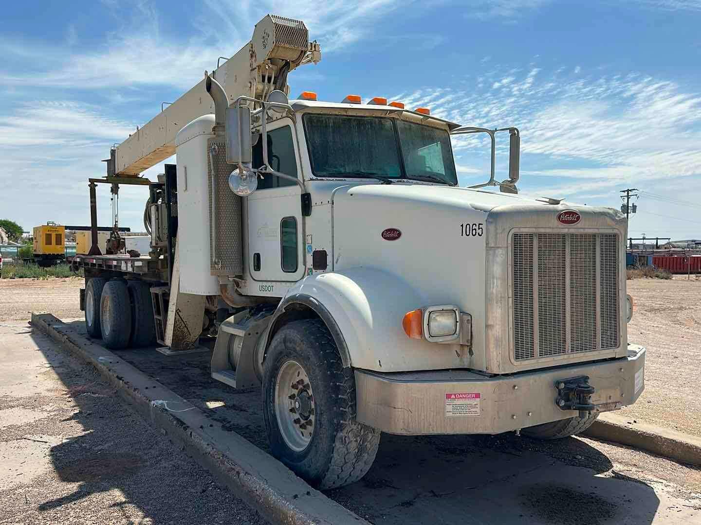 2007 PETERBILT 378 CRANE TRUCK(INOPERABLE)