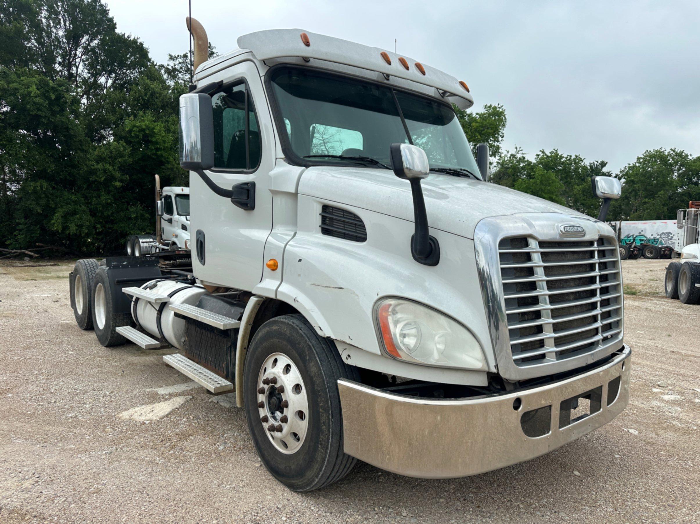 2014 FREIGHTLINER CASCADIA
