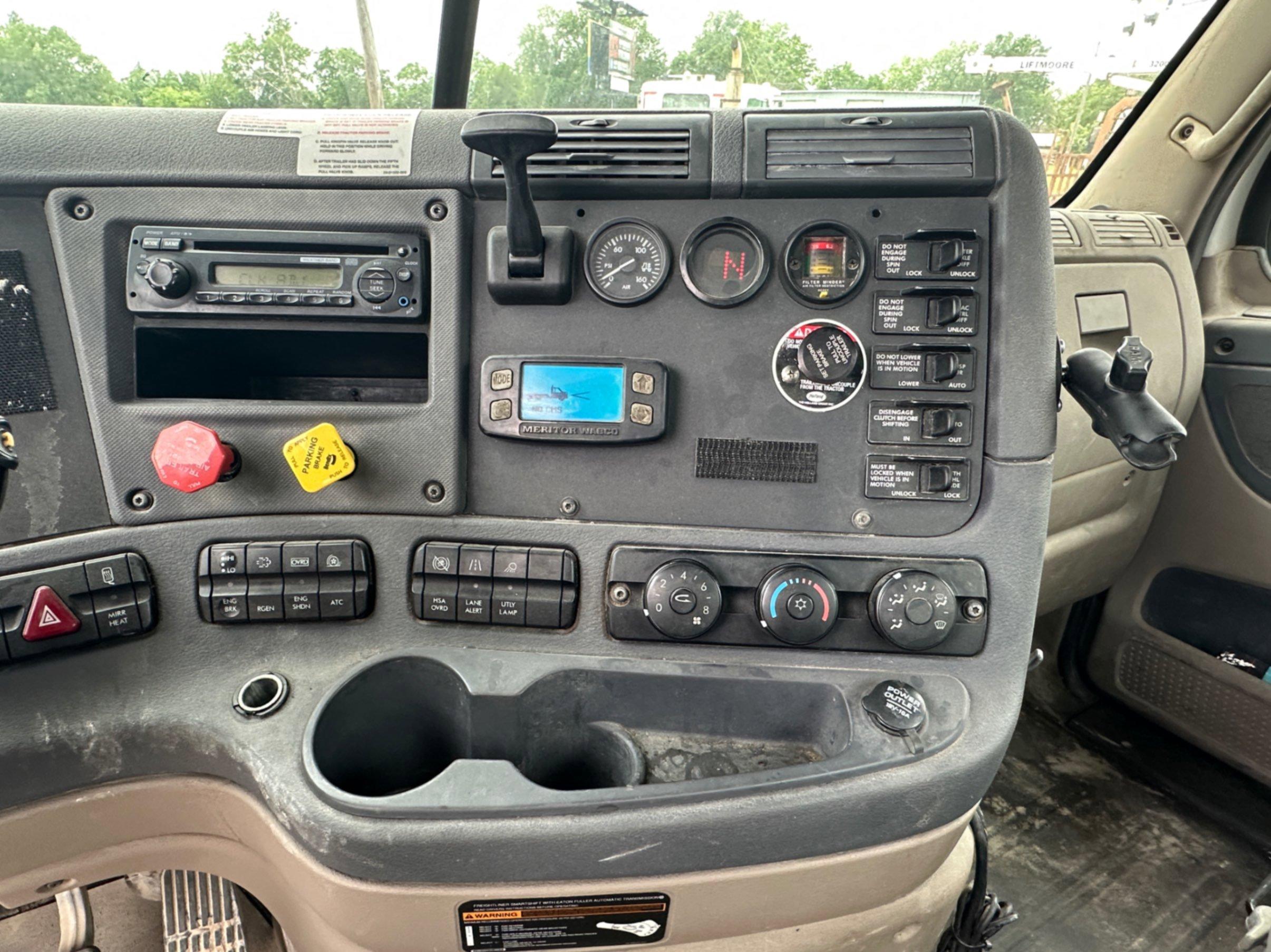 2014 FREIGHTLINER CASCADIA