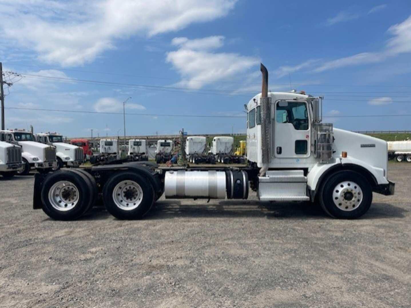 2020 KENWORTH T800 DAYCAB