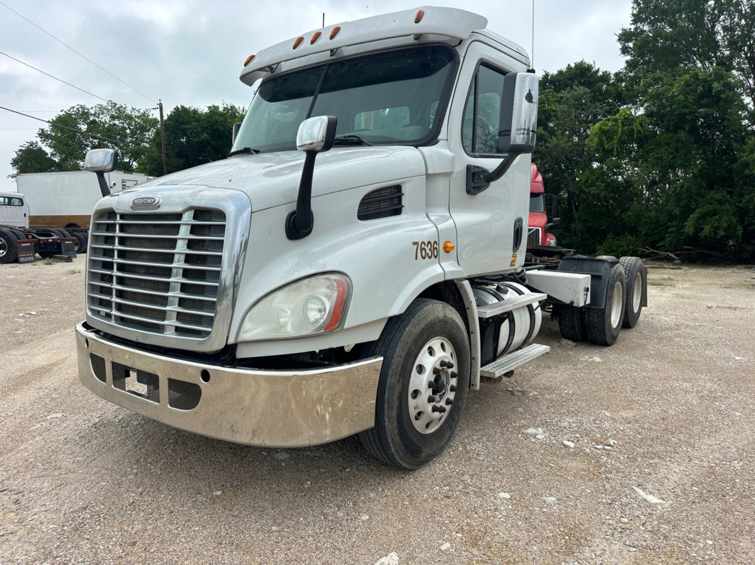 2014 FREIGHTLINER CASCADIA