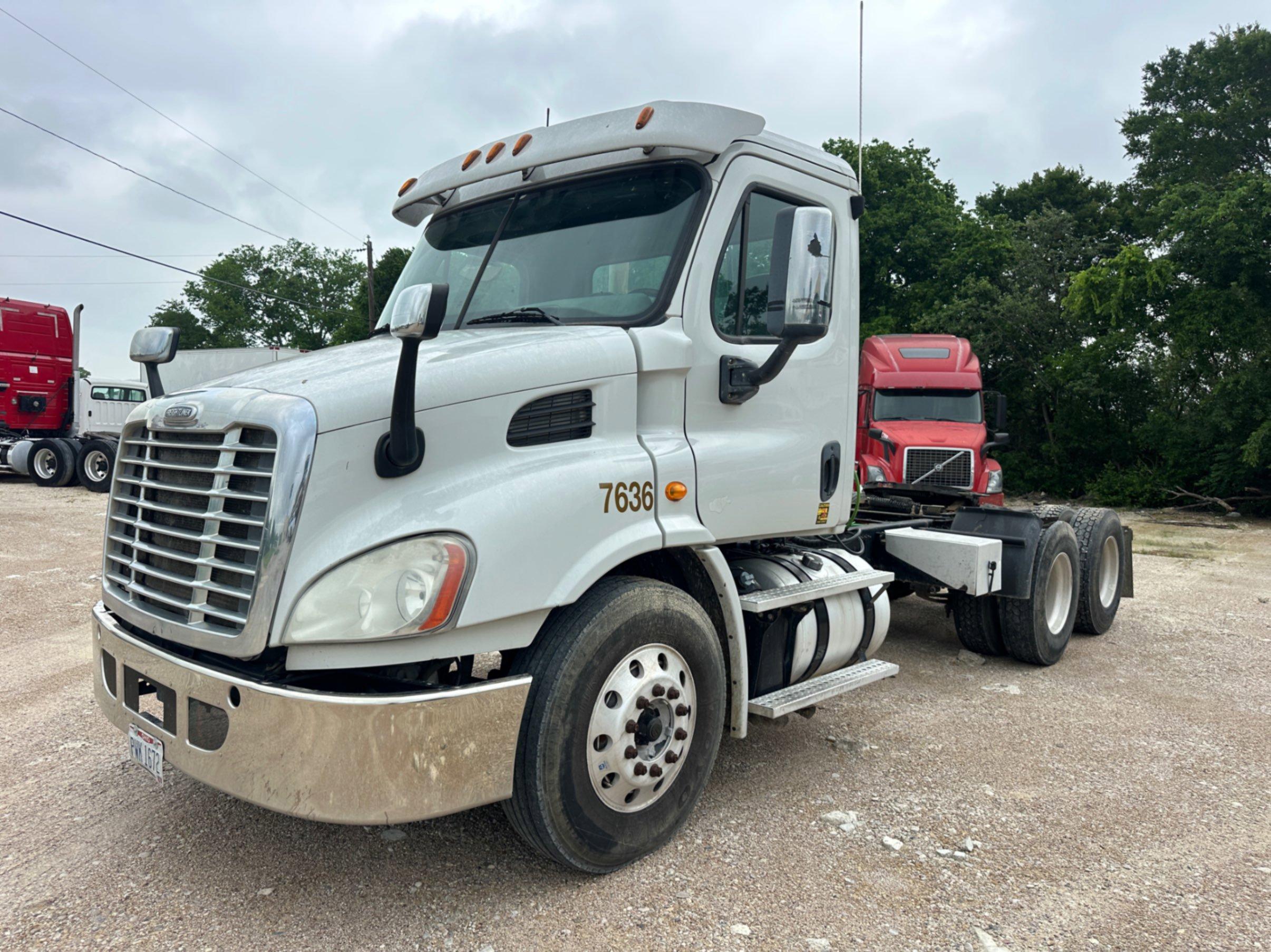 2014 FREIGHTLINER CASCADIA