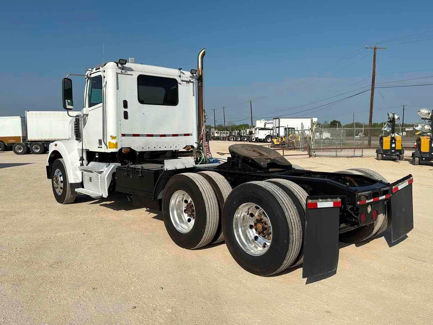 2014 FREIGHTLINER CASCADIA
