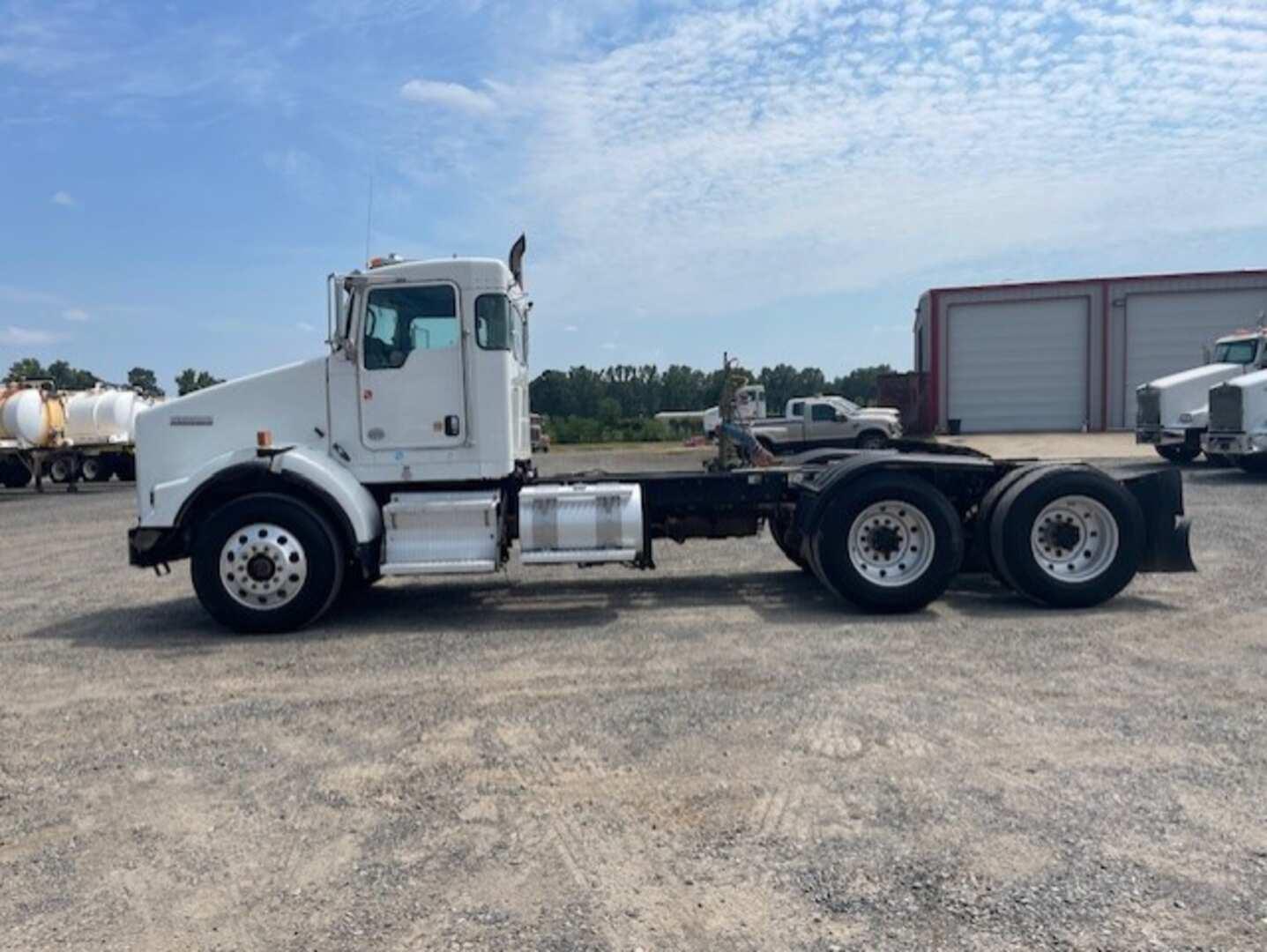 2020 KENWORTH T800 DAYCAB