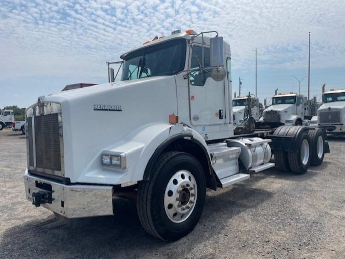2020 KENWORTH T800 DAYCAB