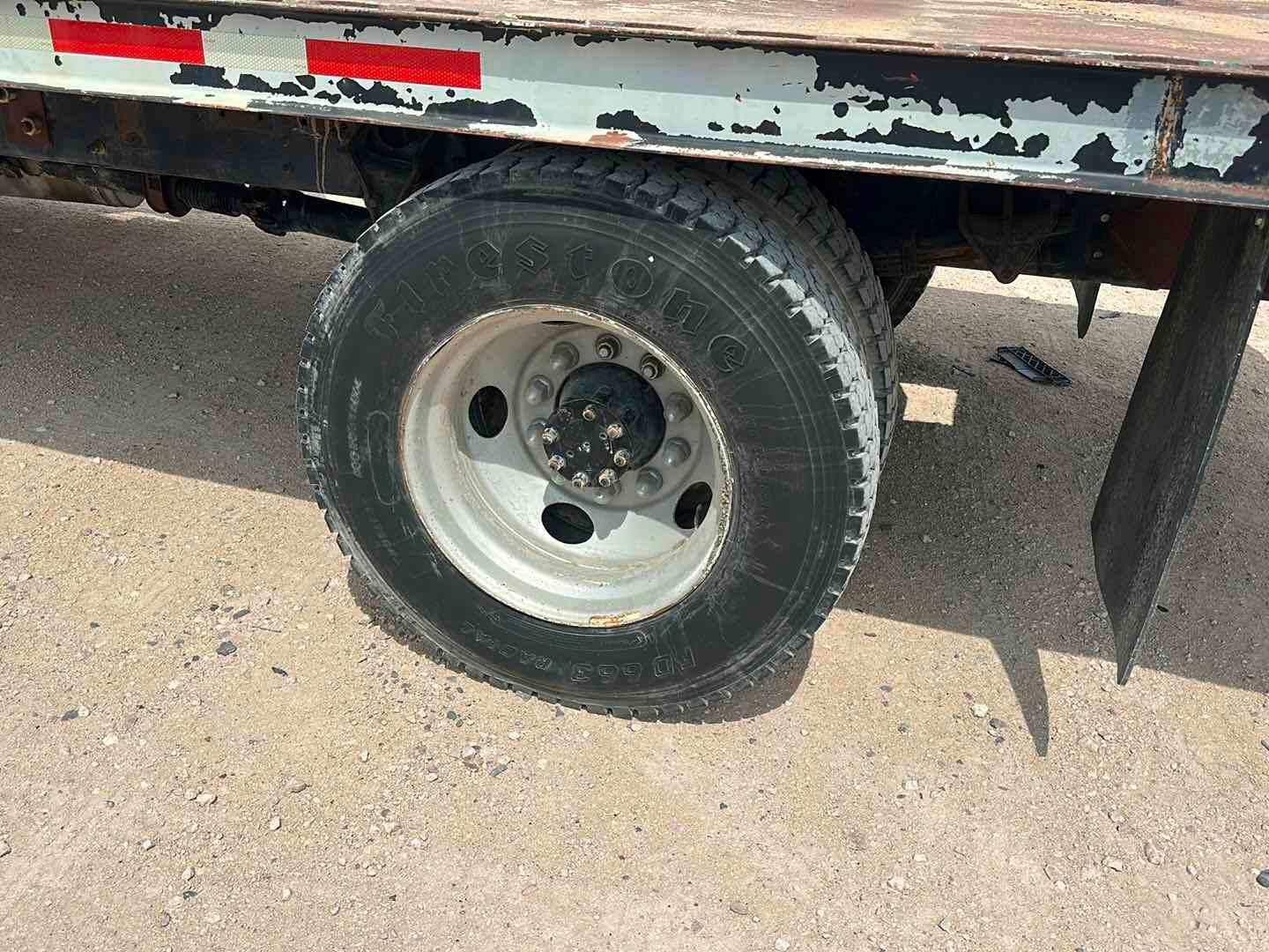 2004 FORD F-650 FLATBED